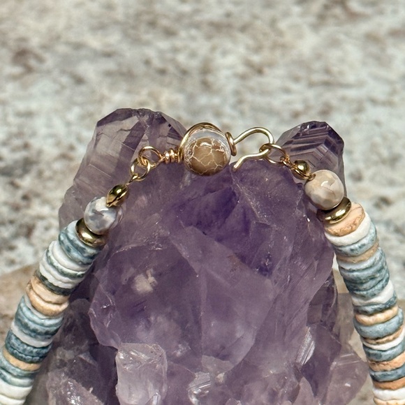 Artisan Shell Heishi With Jade Focal Point Necklace Bracelet Set - Picture 10 of 10